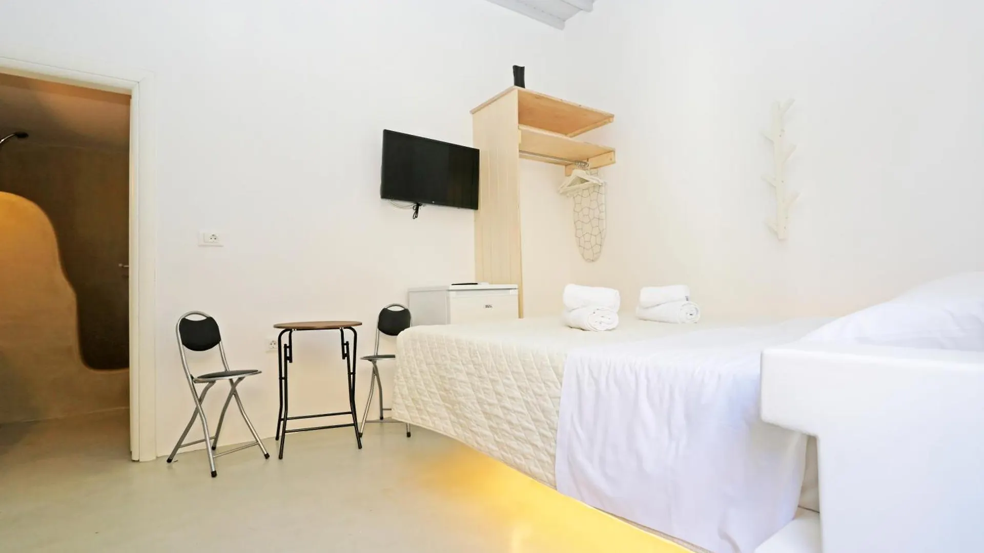 Premium Sea View Mykonos Town Suites 0*,